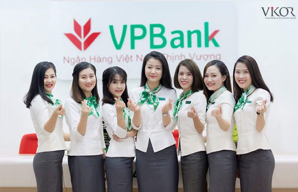 Mẫu áo sơ mi cho nữ có thiết kế tay lửng